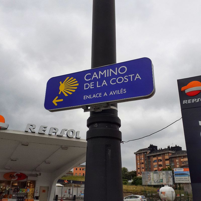 Rótulo Camino Santiago Norte en Oviedo